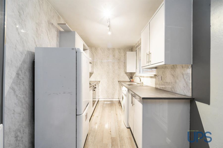 49 Fallswater Street