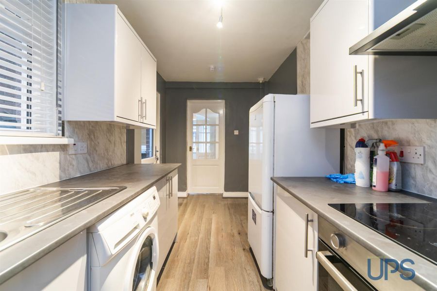 49 Fallswater Street