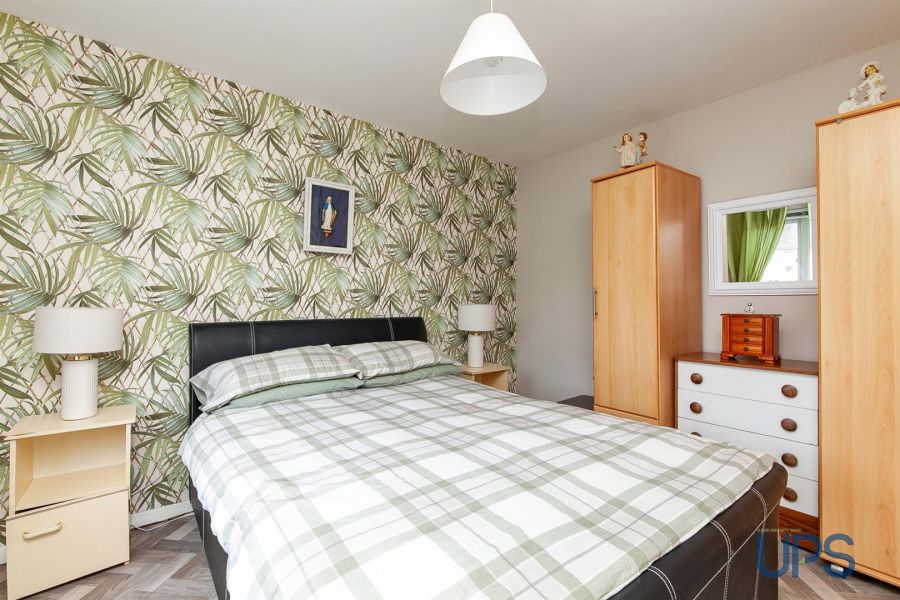 19 Kerrykeel Gardens