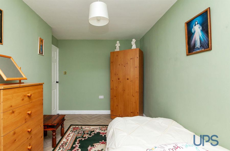 19 Kerrykeel Gardens