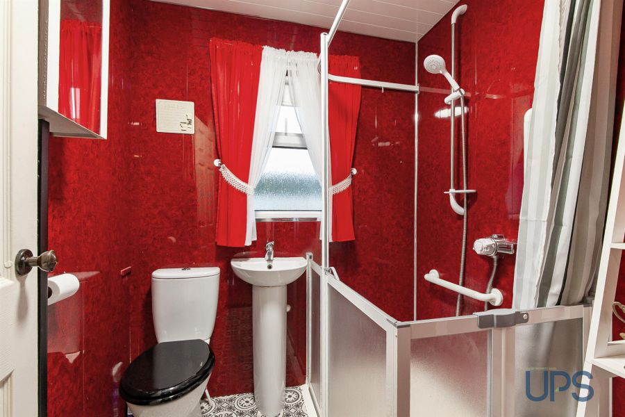 19 Kerrykeel Gardens