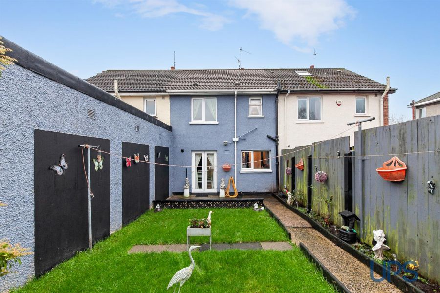 19 Kerrykeel Gardens