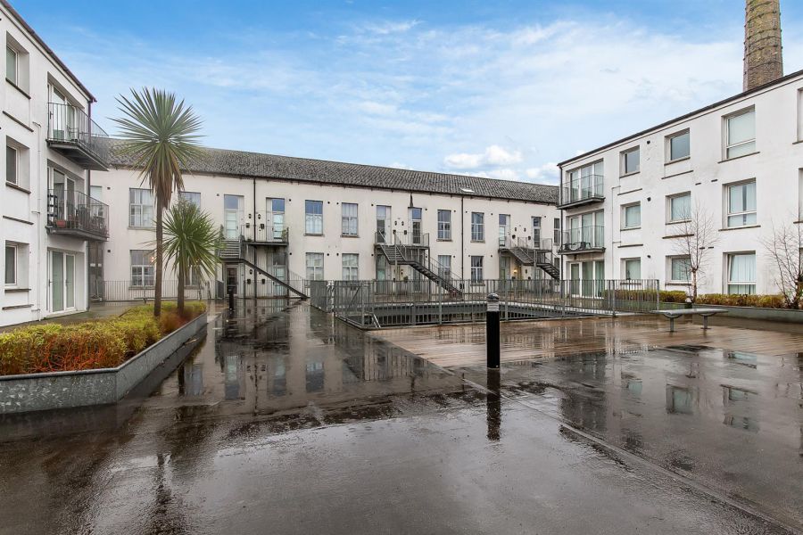 Apt 31 The Ross Building