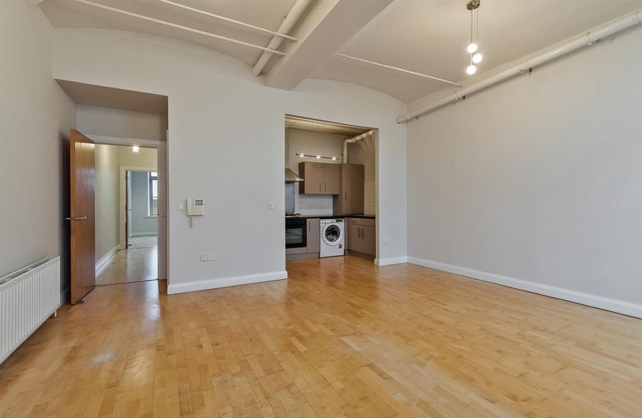 Apt 31 The Ross Building