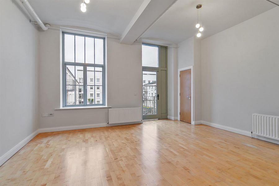 Apt 31 The Ross Building