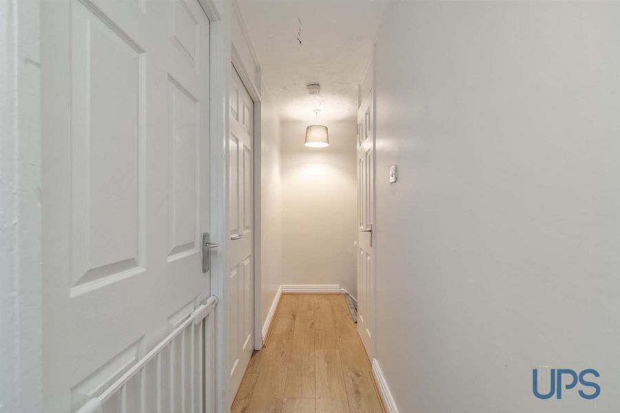 53 Divismore Crescent