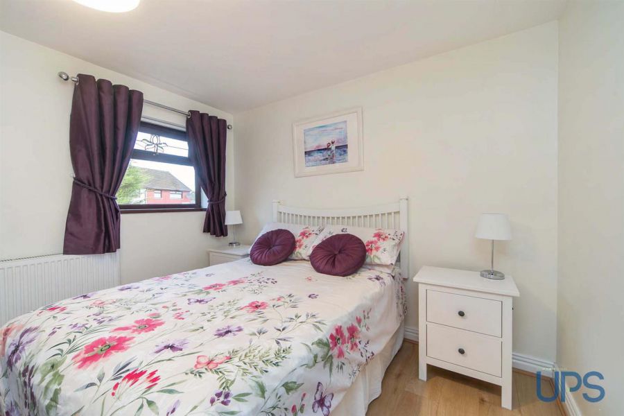 53 Divismore Crescent