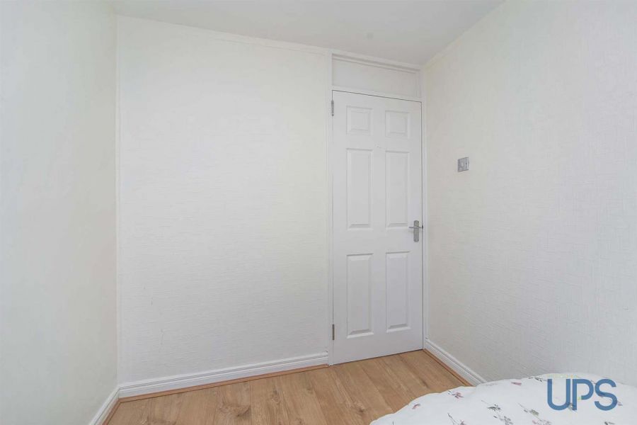 53 Divismore Crescent