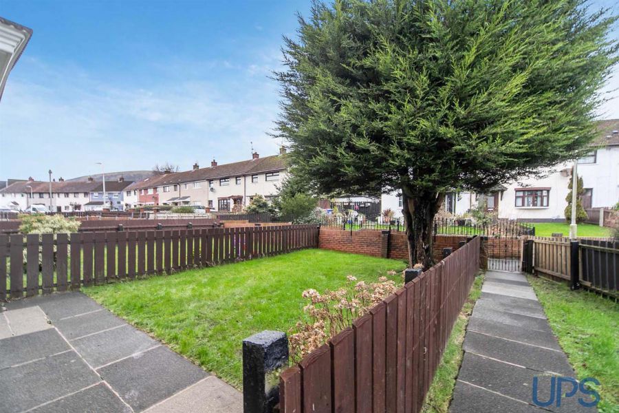 53 Divismore Crescent