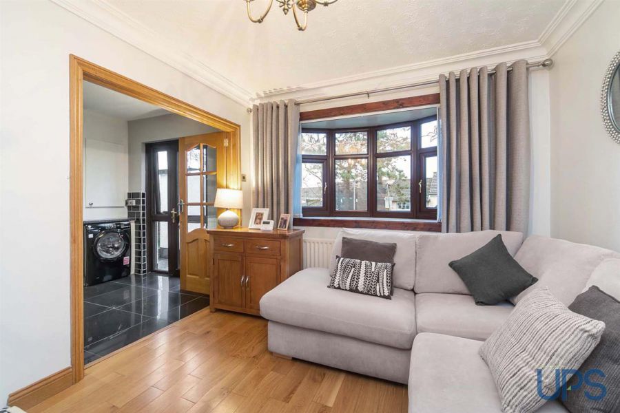 53 Divismore Crescent