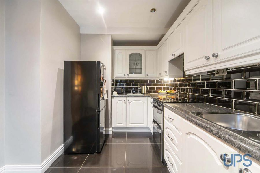 53 Divismore Crescent