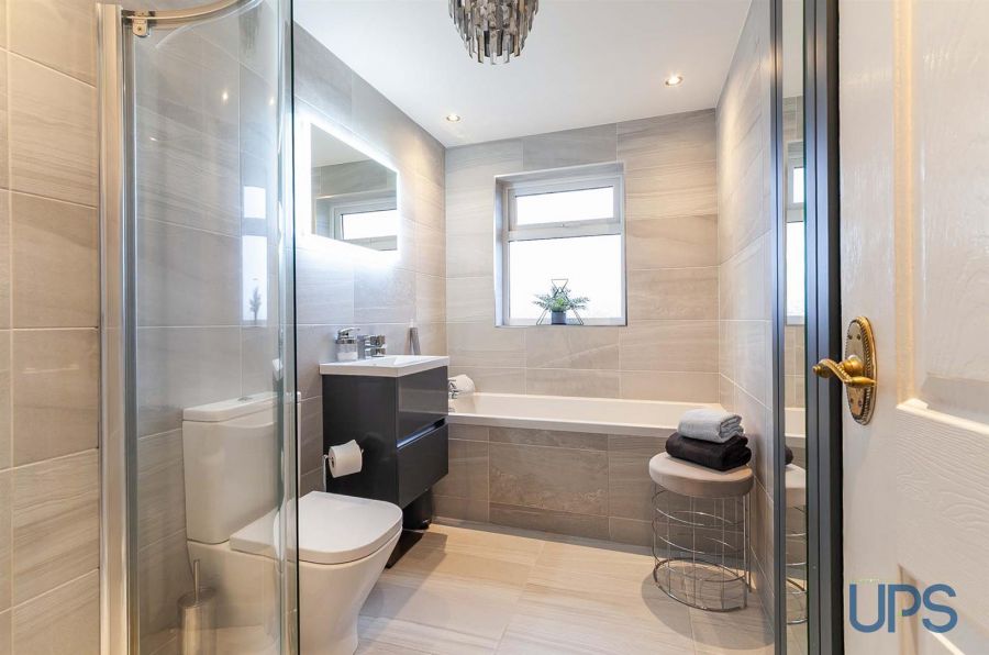 15 Glengoland Parade