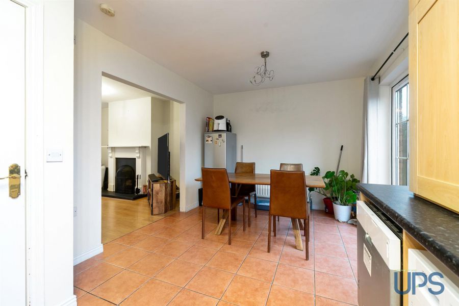 50 Mount Eagles Crescent