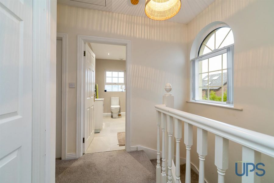 50 Mount Eagles Crescent