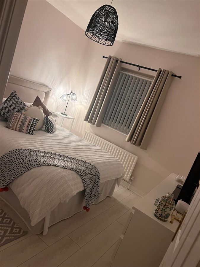 50 Mount Eagles Crescent