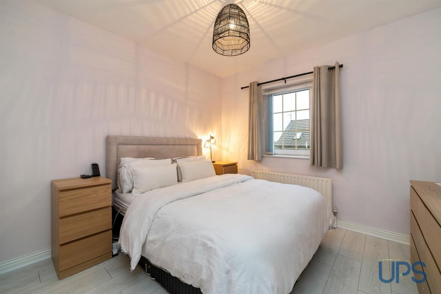 50 Mount Eagles Crescent