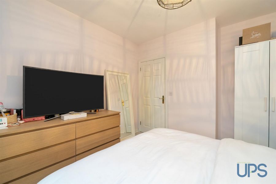 50 Mount Eagles Crescent