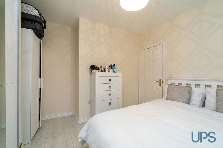 50 Mount Eagles Crescent