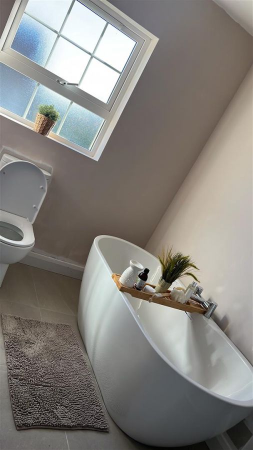 50 Mount Eagles Crescent