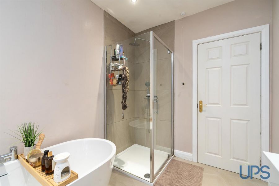 50 Mount Eagles Crescent