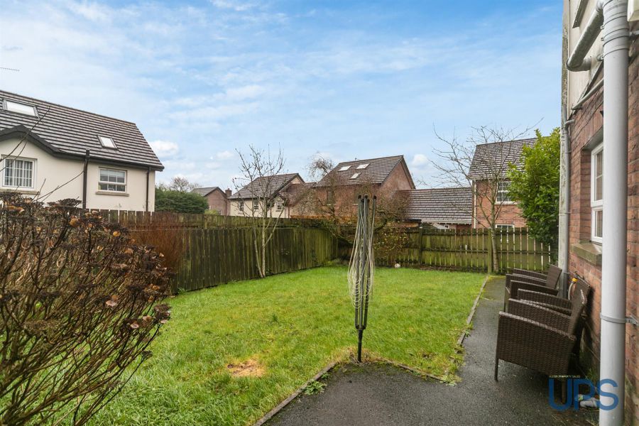 50 Mount Eagles Crescent