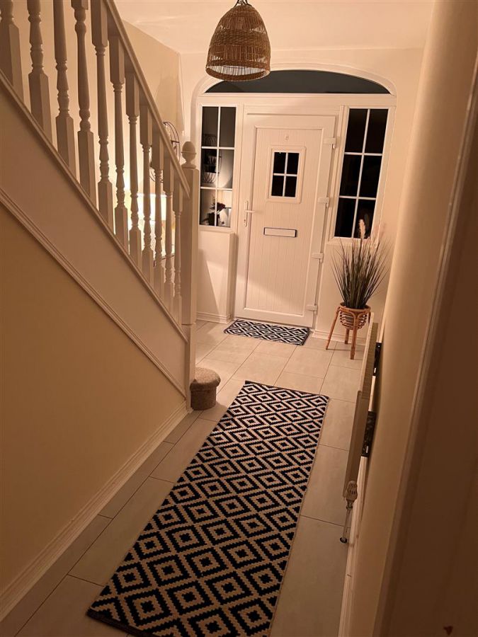 50 Mount Eagles Crescent