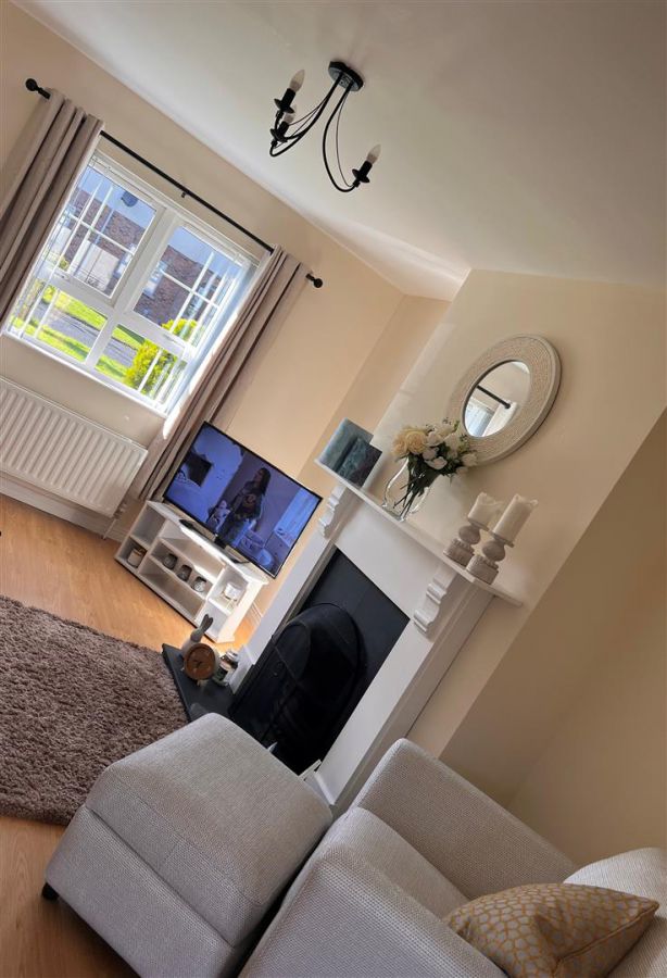 50 Mount Eagles Crescent