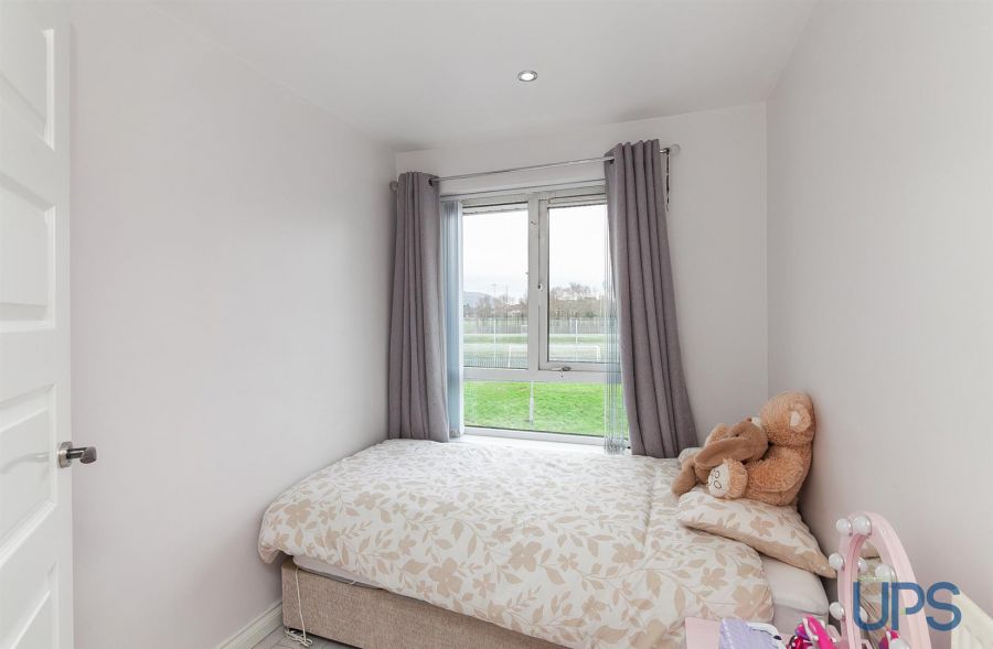 56 Thornhill Crescent