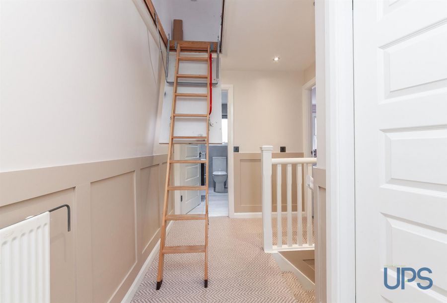 56 Thornhill Crescent