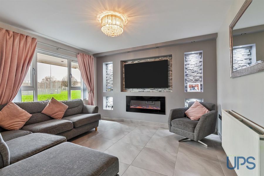 56 Thornhill Crescent