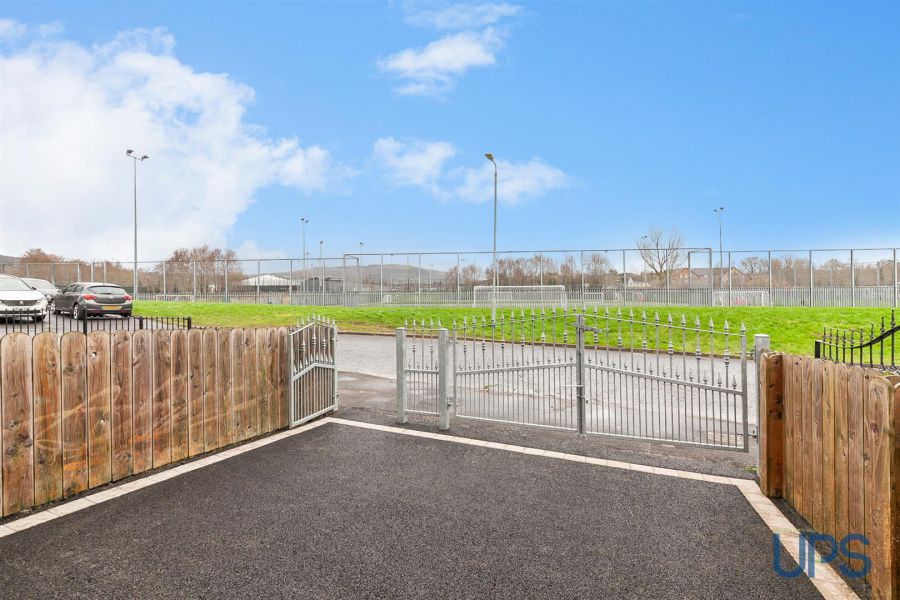 56 Thornhill Crescent