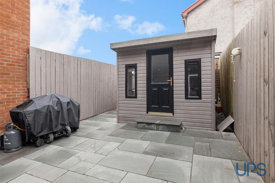 56 Thornhill Crescent