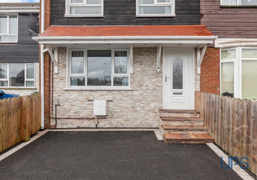 56 Thornhill Crescent