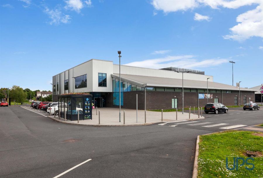 56 Thornhill Crescent