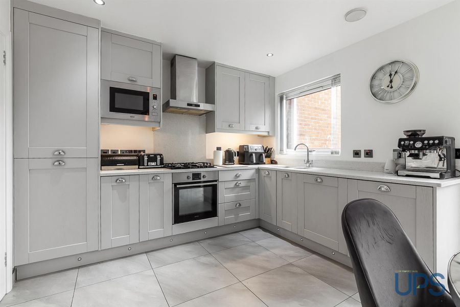 56 Thornhill Crescent