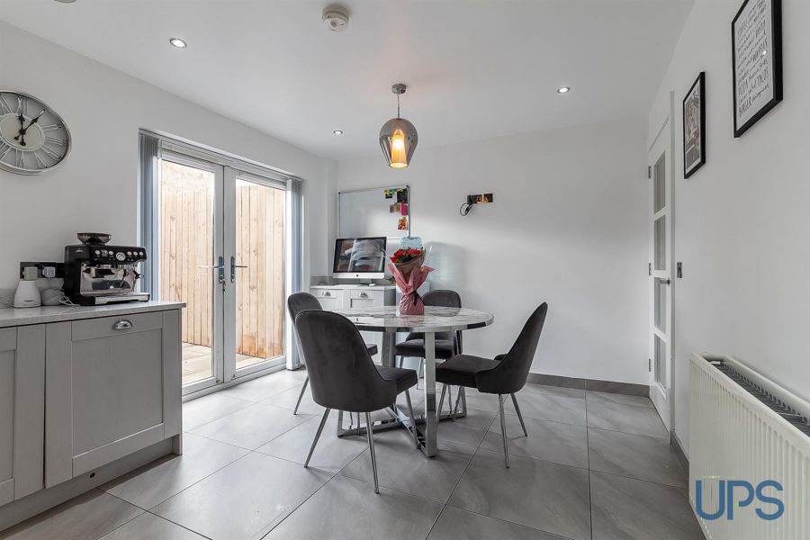 56 Thornhill Crescent