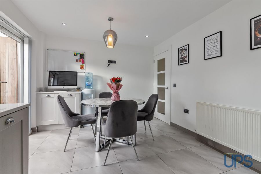 56 Thornhill Crescent