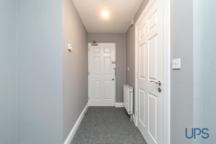 Apt 11 La Salle Court