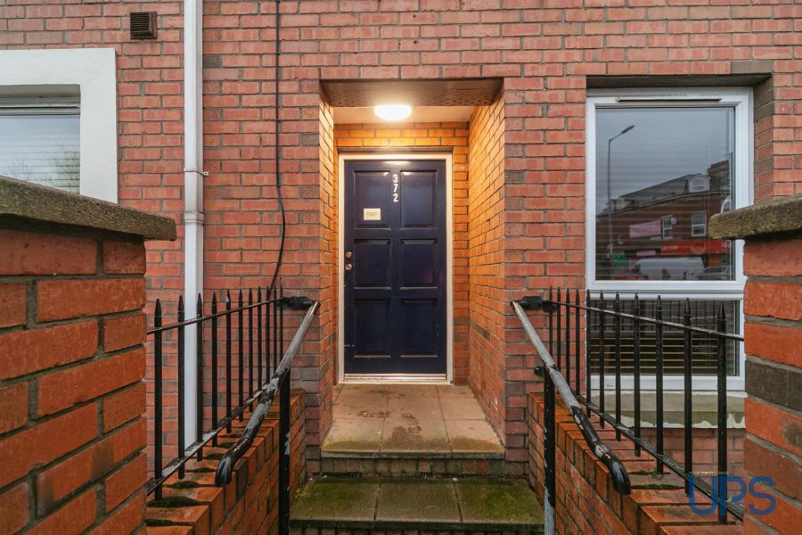 Apt 11 La Salle Court