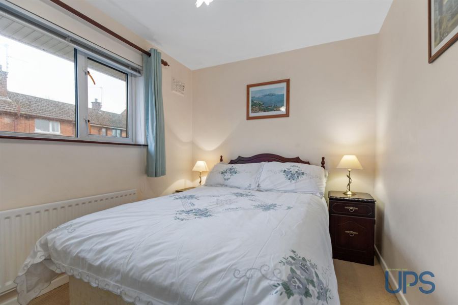 38 Andersonstown Park West