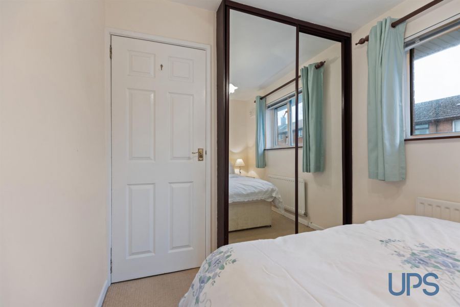 38 Andersonstown Park West