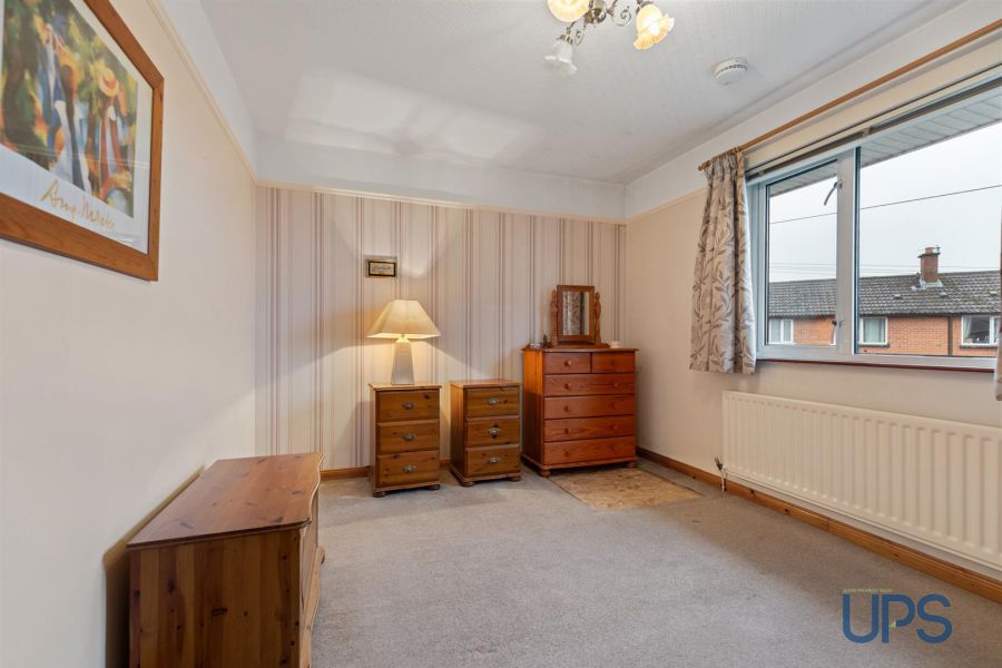 38 Andersonstown Park West