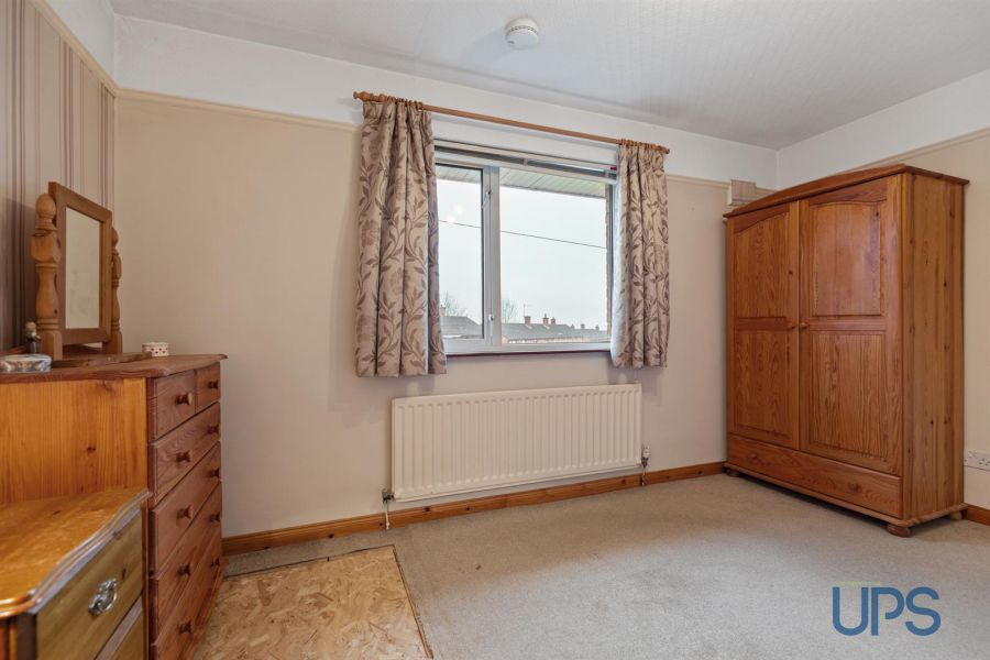 38 Andersonstown Park West