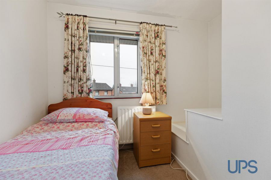 38 Andersonstown Park West