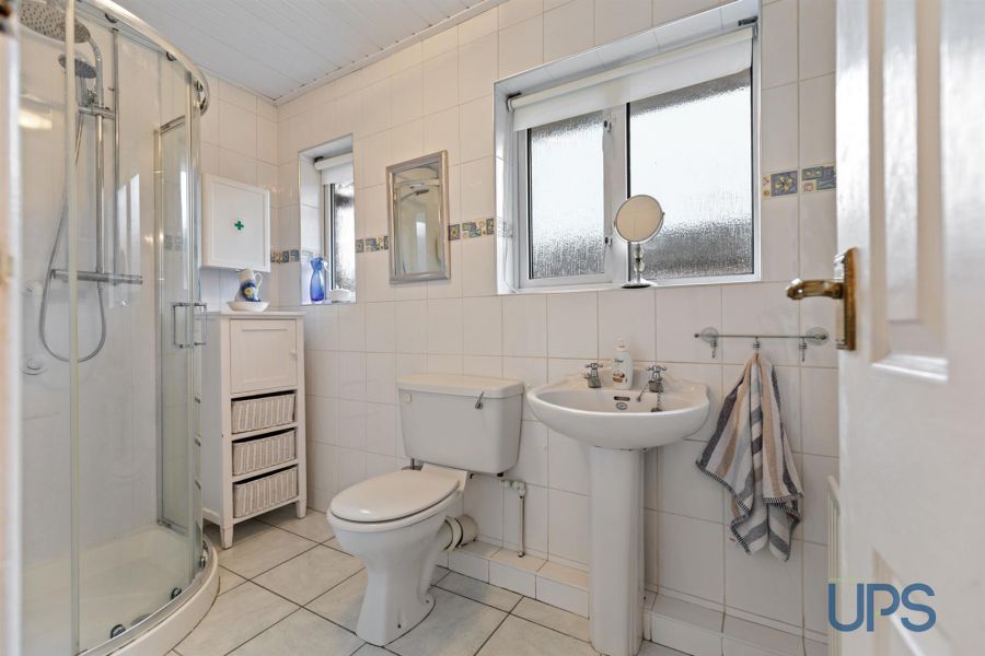 38 Andersonstown Park West