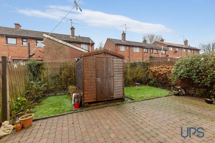 38 Andersonstown Park West