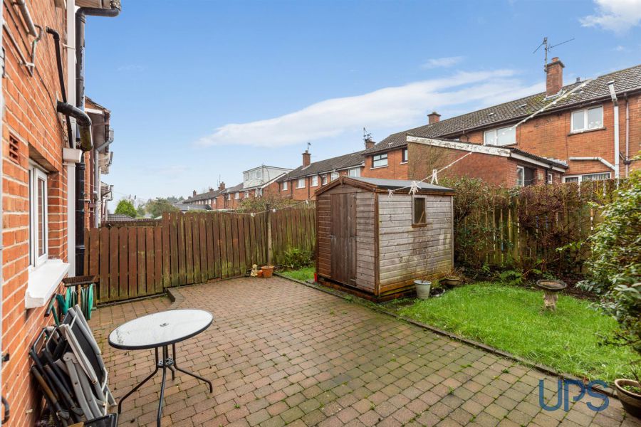 38 Andersonstown Park West