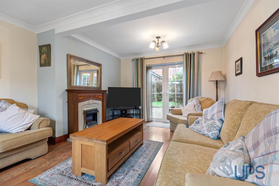 38 Andersonstown Park West