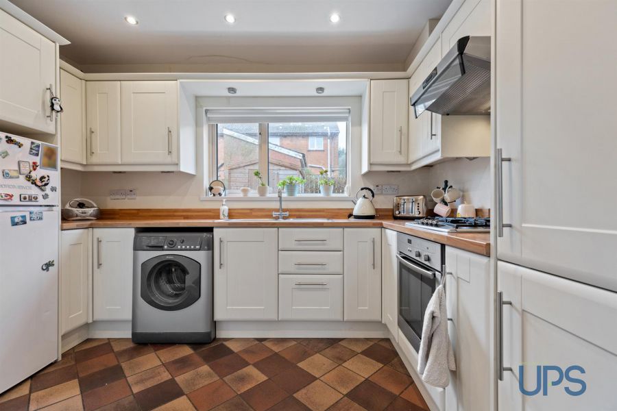 38 Andersonstown Park West