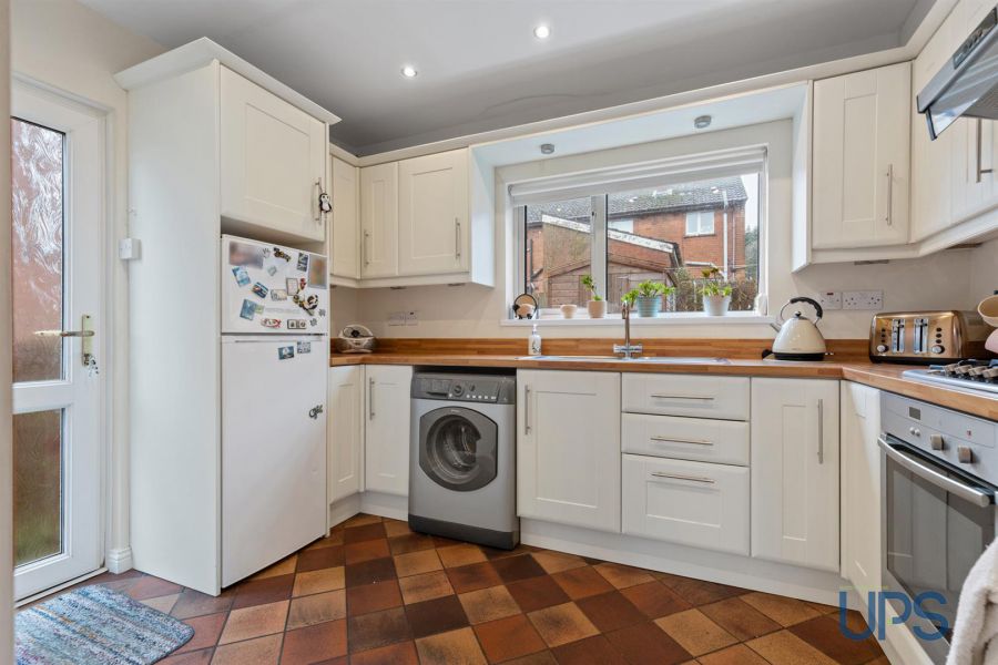 38 Andersonstown Park West